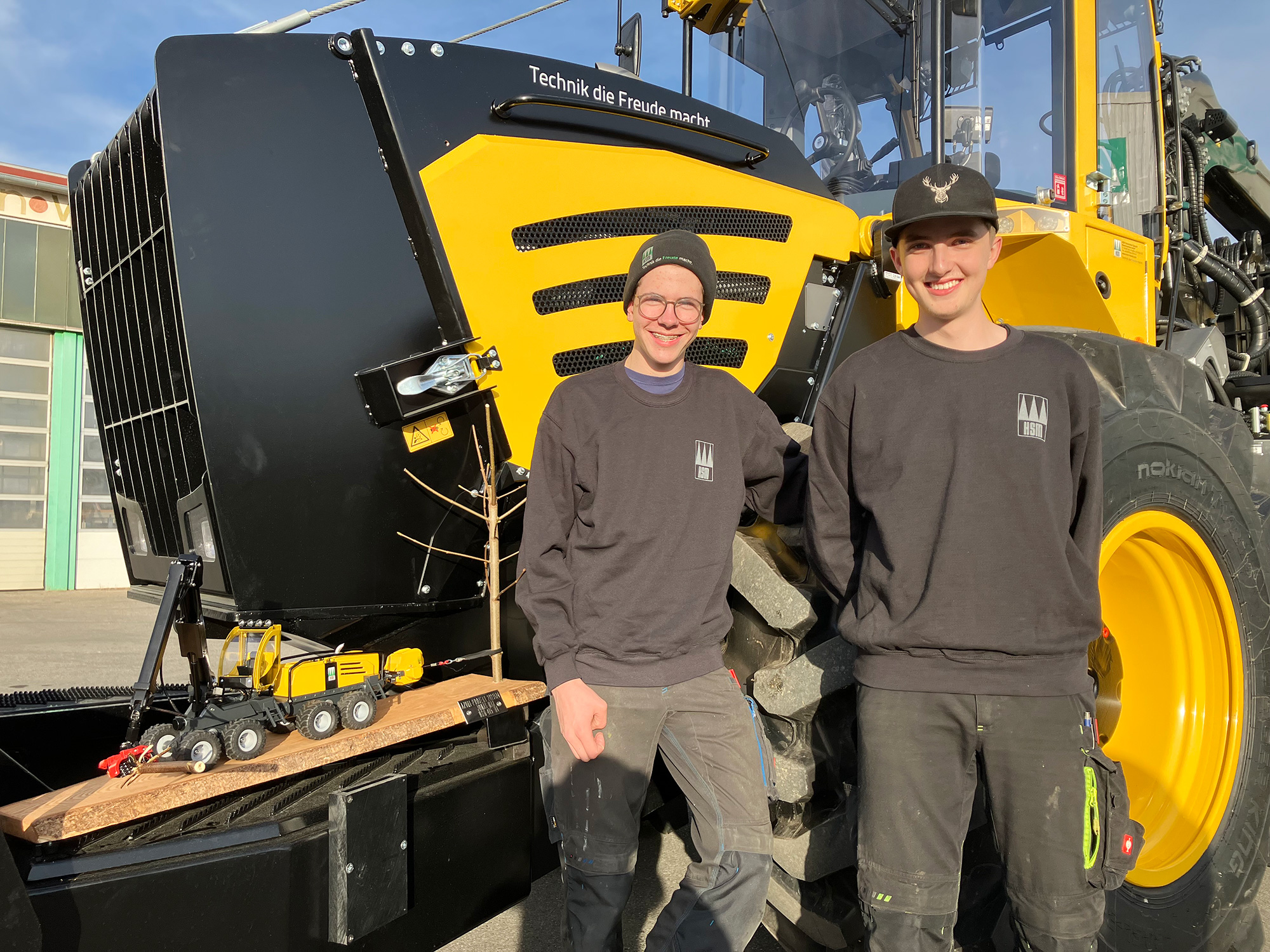 HSM Auszubildende haben erstes Lehrjahr zum Konstruktionsmechaniker erfolgreich abgeschlossen! HSM Auszubildende haben erstes Lehrjahr zum Konstruktionsmechaniker erfolgreich abgeschlossen!